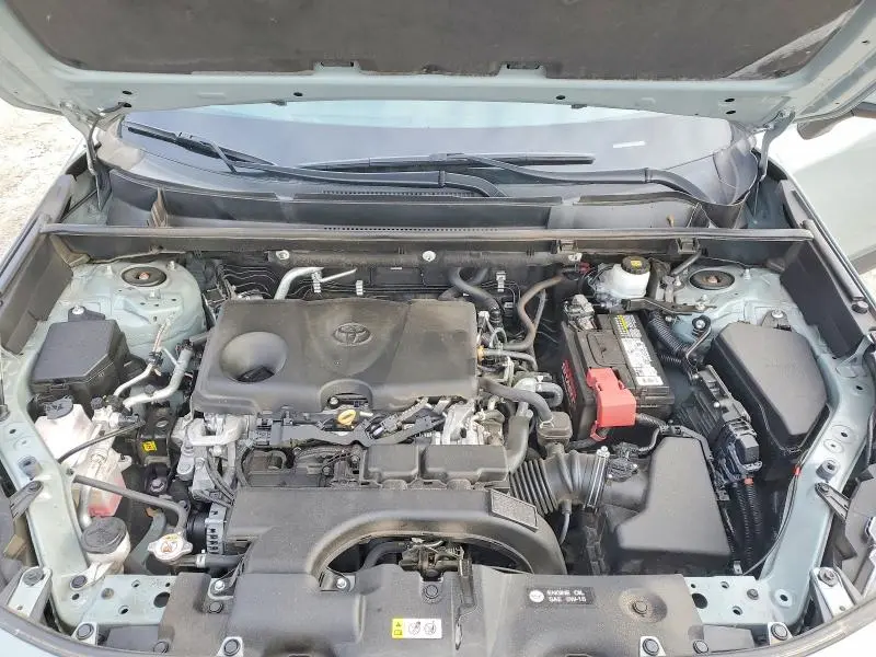 2021 TOYOTA RAV4 XLE  