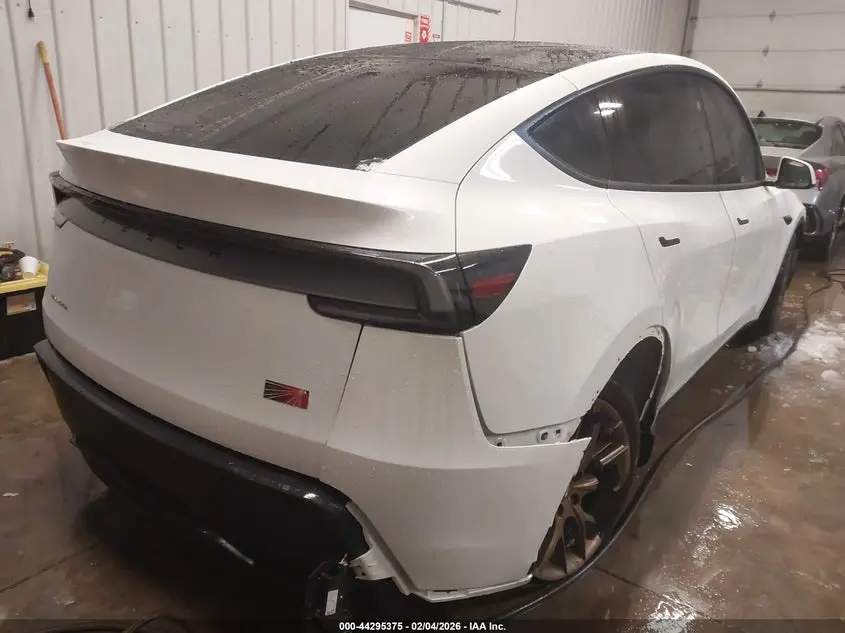 2026 TESLA MODEL Y  