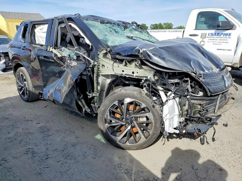 2024 MITSUBISHI OUTLANDER SE  