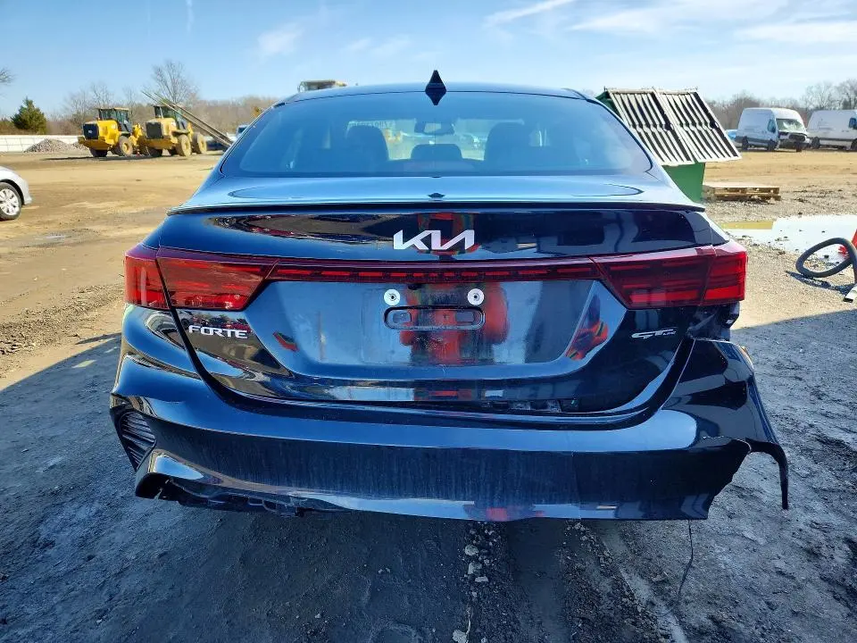 2023 KIA FORTE GT-LINE  