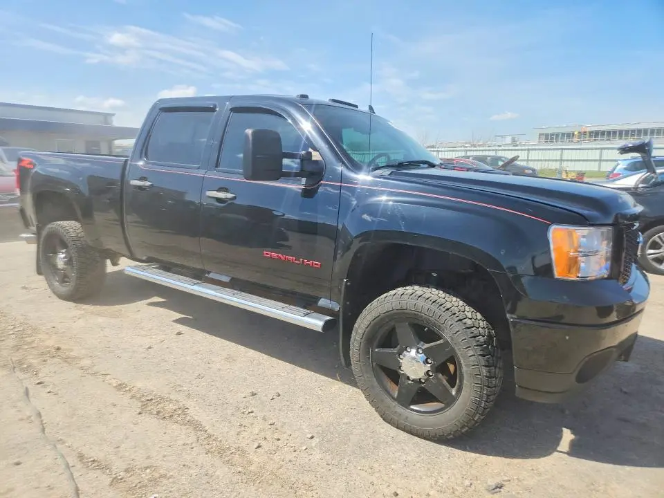 2012 GMC SIERRA K2500 DENALI  