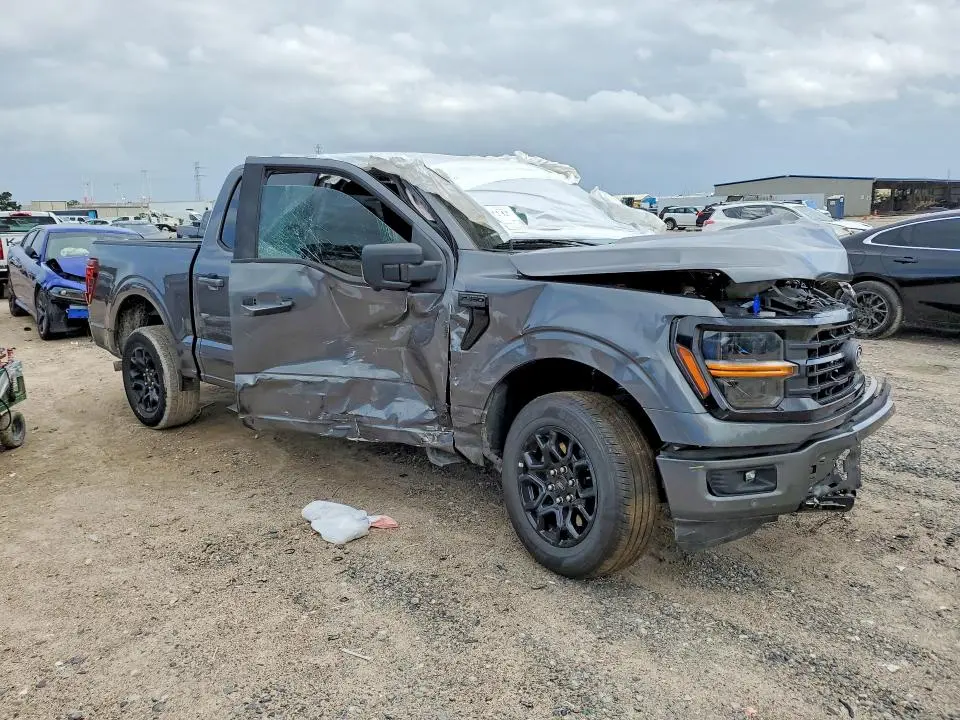 2024 FORD F150 XLT  