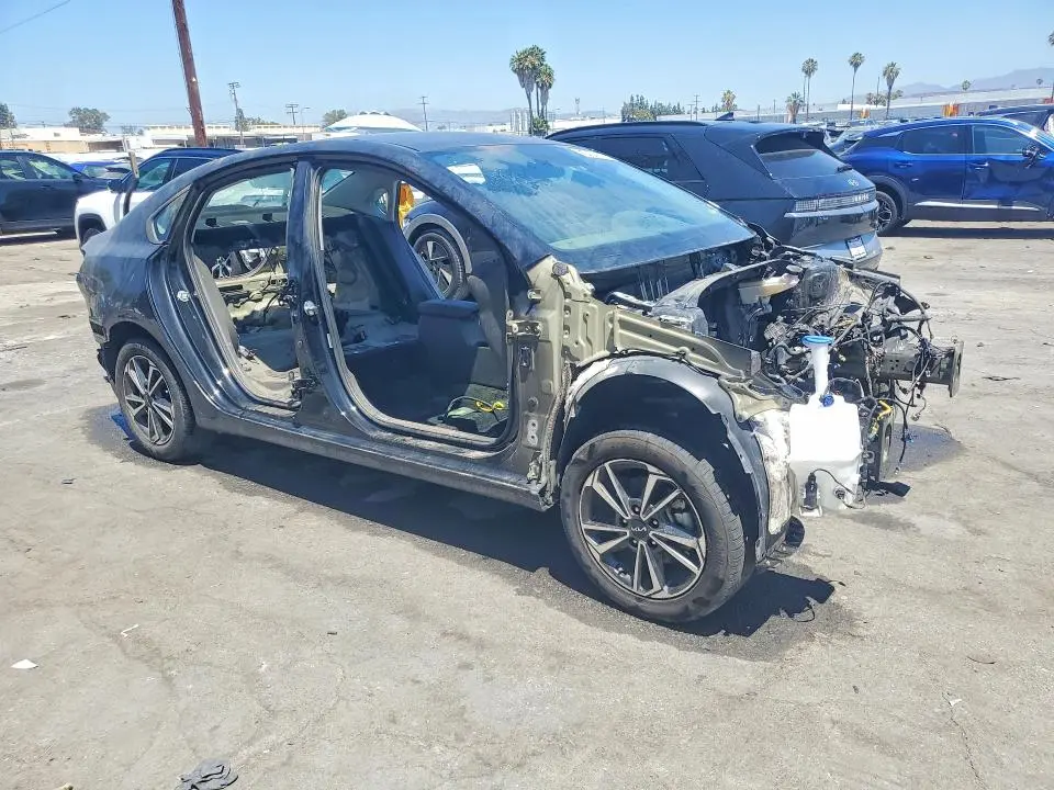 2022 KIA FORTE LXS  