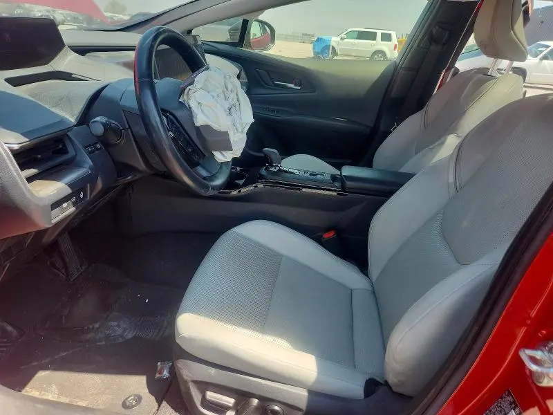 2024 TOYOTA PRIUS XLE  