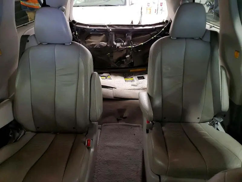 2012 TOYOTA SIENNA XLE  