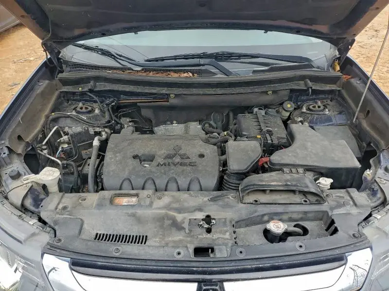 2018 MITSUBISHI OUTLANDER ES  