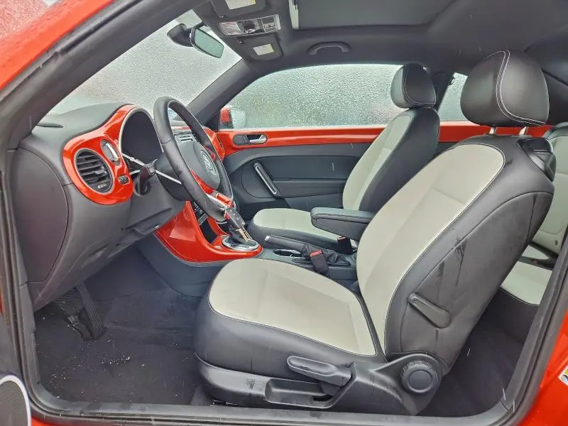 2019 VOLKSWAGEN BEETLE SE  