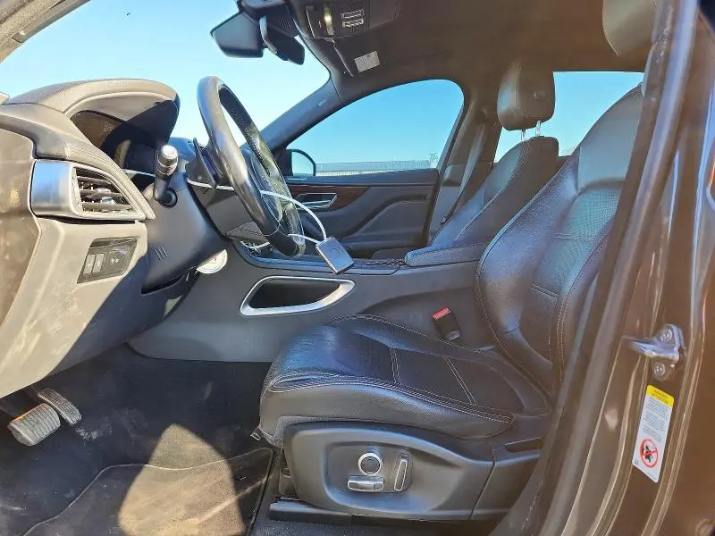 2019 JAGUAR F-PACE 25T PRESTIGE
