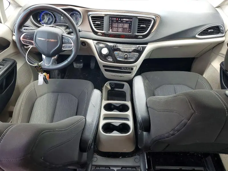 2022 CHRYSLER VOYAGER LX  