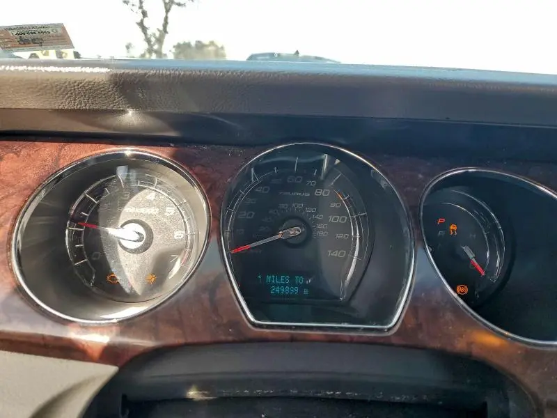 2011 FORD TAURUS SEL  