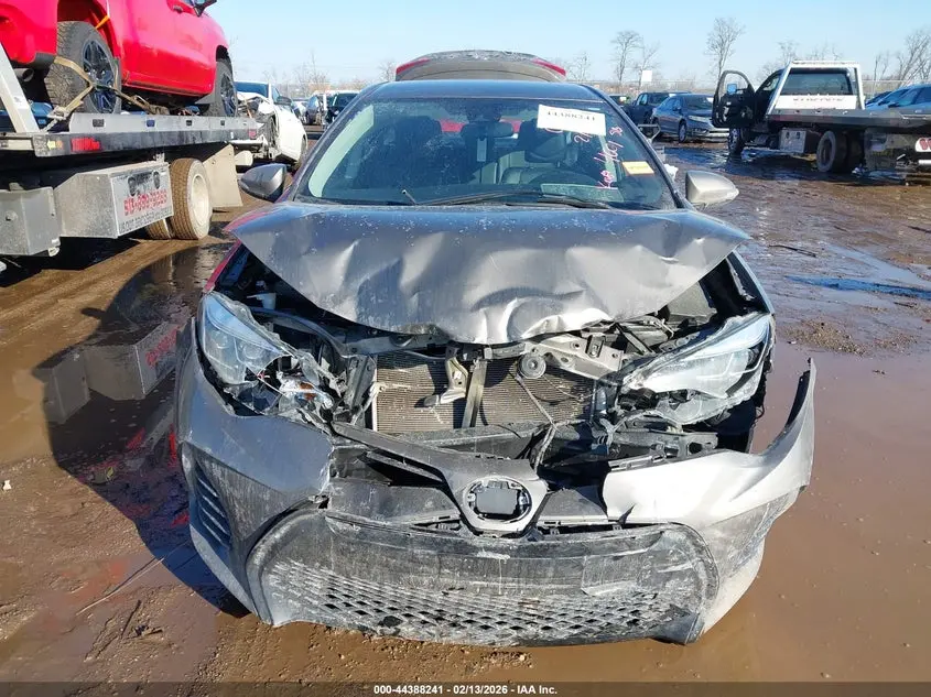 2018 TOYOTA COROLLA SE