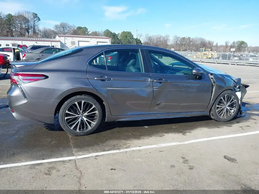 2018 TOYOTA CAMRY SE