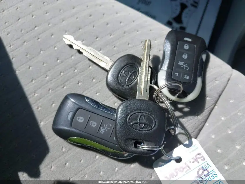 2019 TOYOTA SIENNA LE 8-PASSENGER