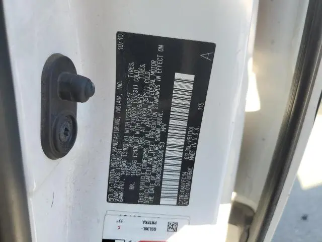 2011 TOYOTA SIENNA LE  