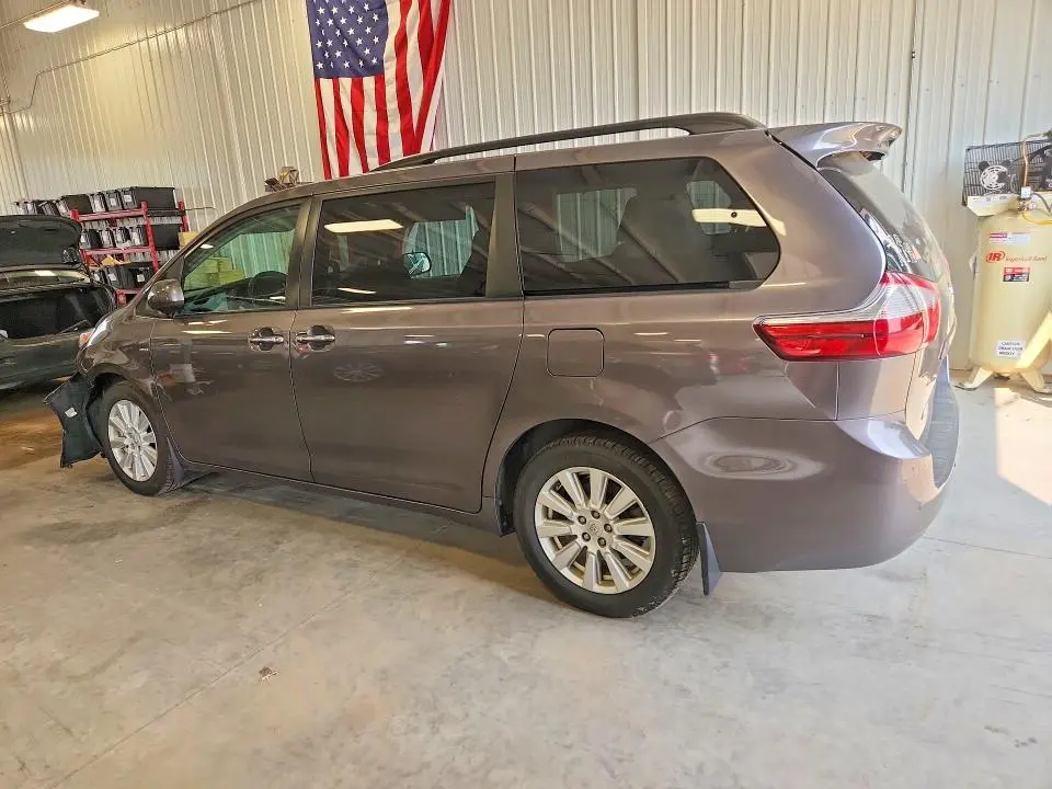 2017 TOYOTA SIENNA XLE PREMIUM 7-PASSENGER  