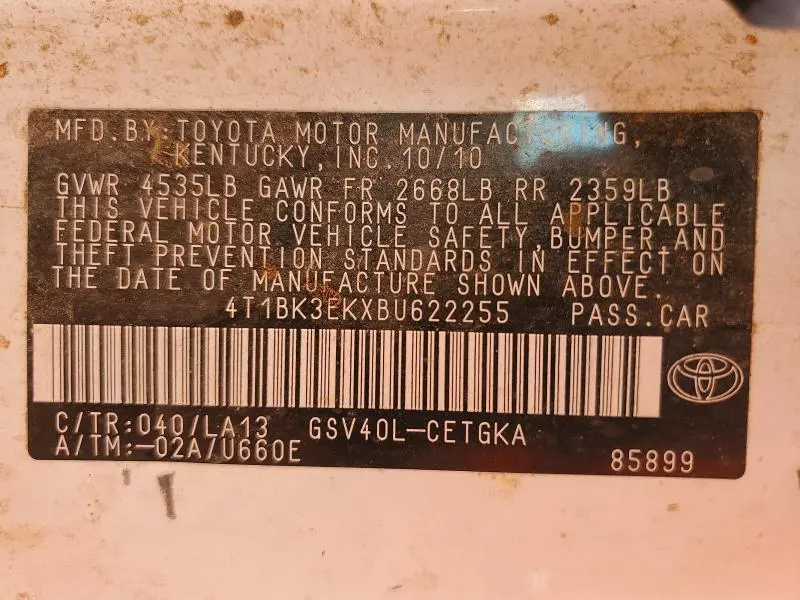 2011 TOYOTA CAMRY XLE V6  
