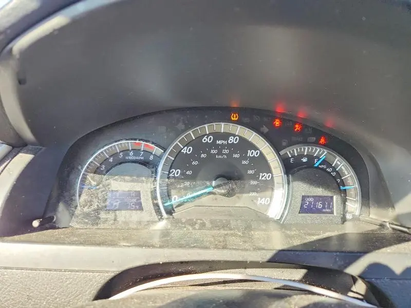 2013 TOYOTA CAMRY SE  