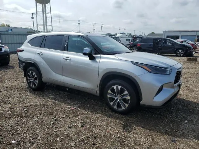 2025 TOYOTA HIGHLANDER HYBRID XLE  