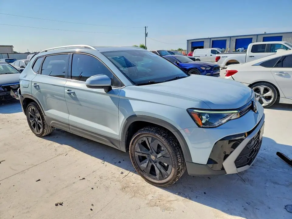 2025 VOLKSWAGEN TAOS SE  