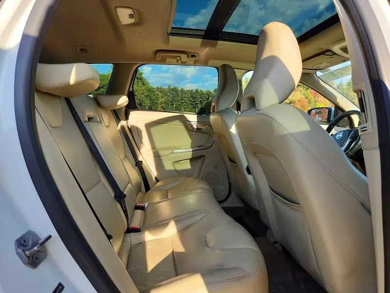 2015 VOLVO XC60 T6 PREMIER+  