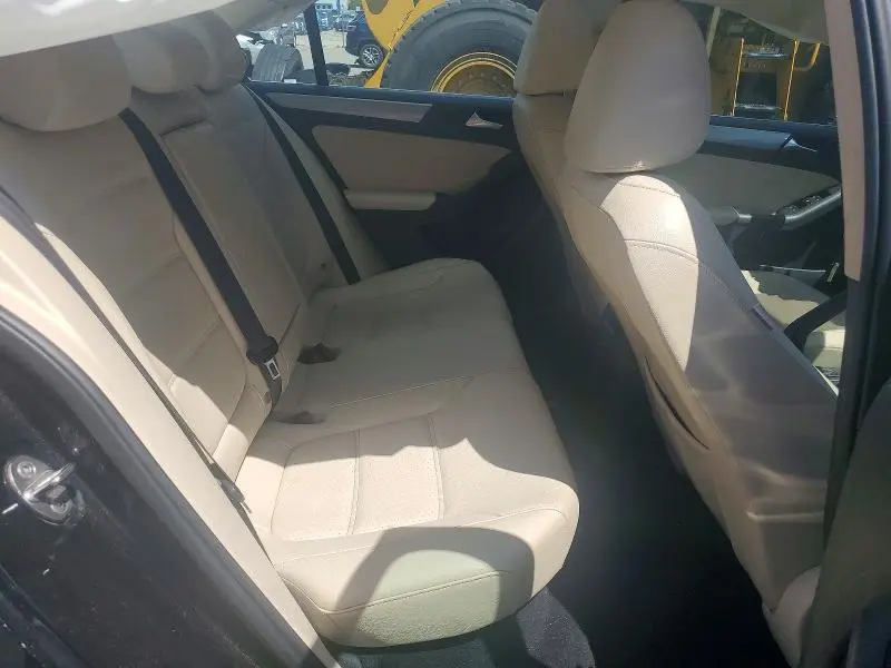 2017 VOLKSWAGEN JETTA SE  