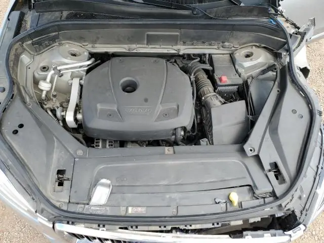 2017 VOLVO XC90 T6  