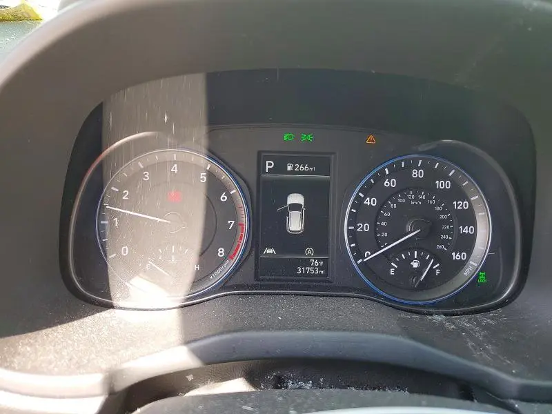 2023 HYUNDAI KONA SE  
