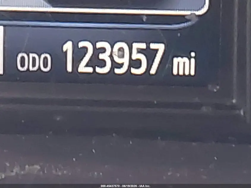 2015 TOYOTA SIENNA XLE 8 PASSENGER