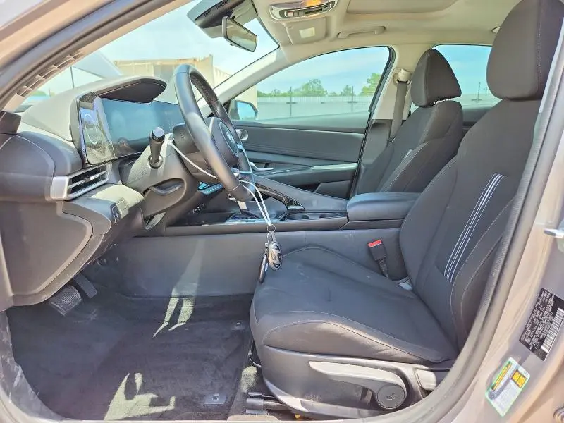 2025 HYUNDAI ELANTRA SEL  