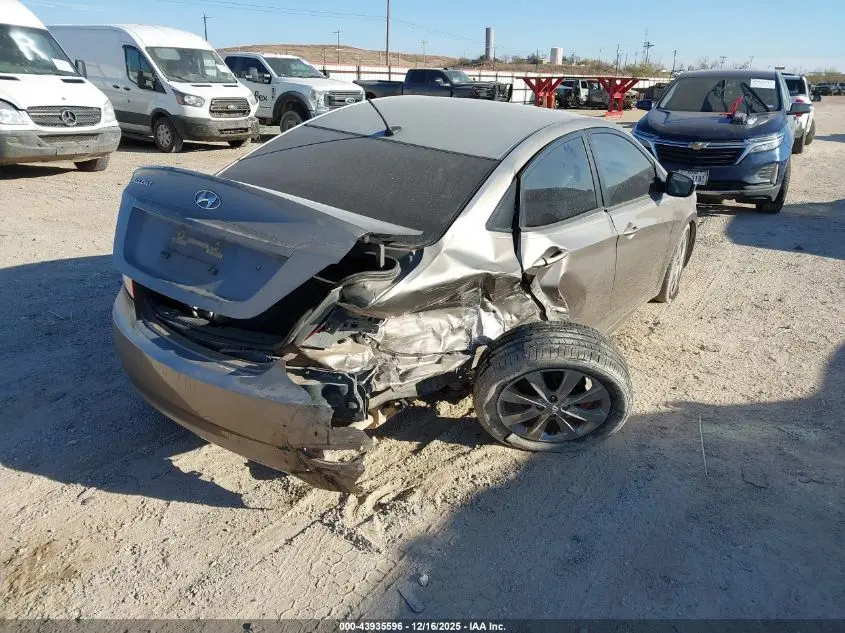 2012 HYUNDAI ACCENT GLS
