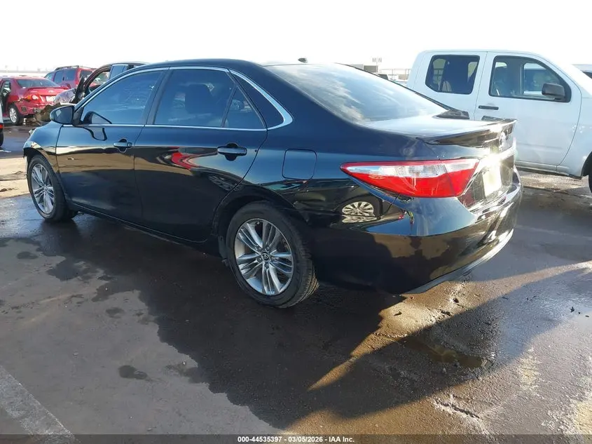 2015 TOYOTA CAMRY SE