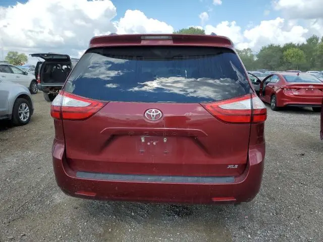 2015 TOYOTA SIENNA XLE  