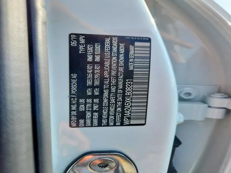 2019 PORSCHE MACAN   