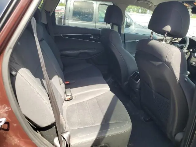 2017 KIA SORENTO LX  