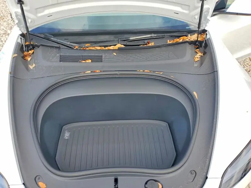 2026 TESLA MODEL 3   