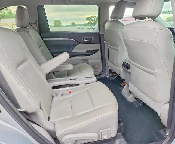 2017 TOYOTA HIGHLANDER LIMITED  