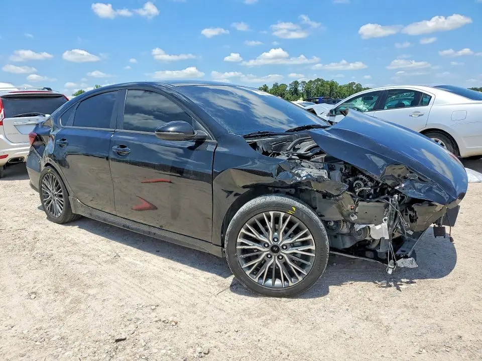 2024 KIA FORTE GT LINE  