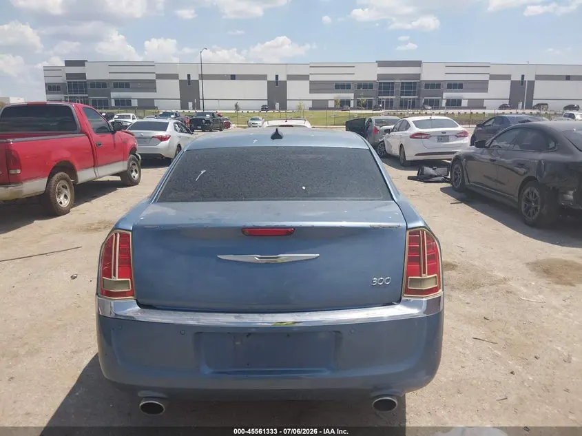 2011 CHRYSLER 300C  