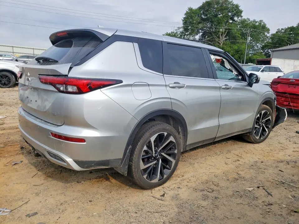 2024 MITSUBISHI OUTLANDER SE  