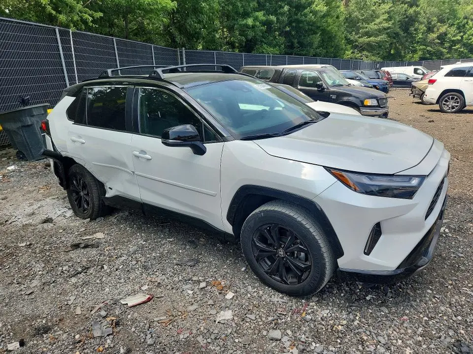 2025 TOYOTA RAV4 XSE  