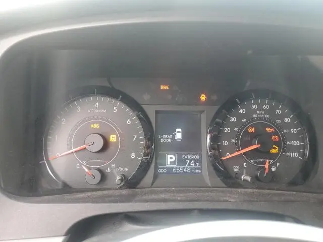 2016 TOYOTA SIENNA LE  