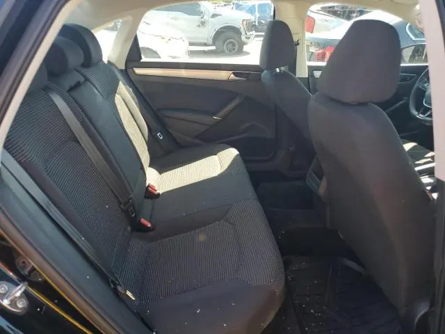 2016 VOLKSWAGEN PASSAT S  