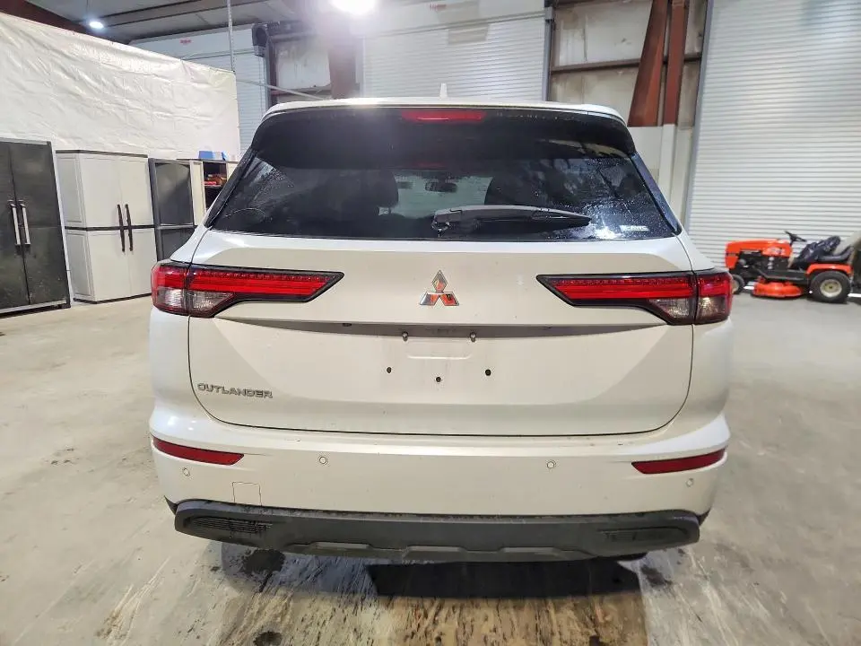 2022 MITSUBISHI OUTLANDER ES  