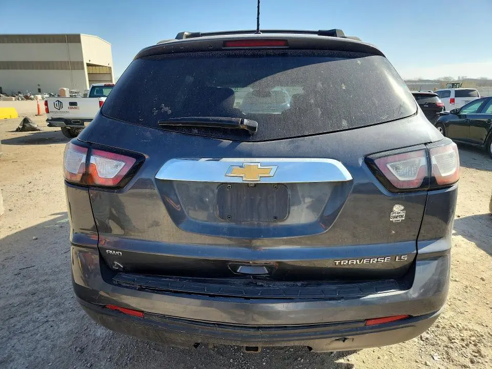 2013 CHEVROLET TRAVERSE LS  