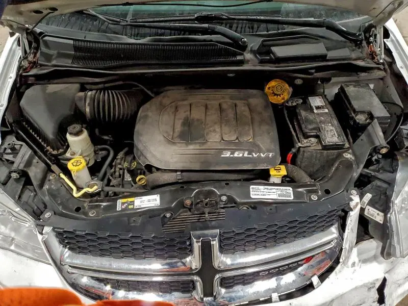 2016 DODGE GRAND CARAVAN SE  