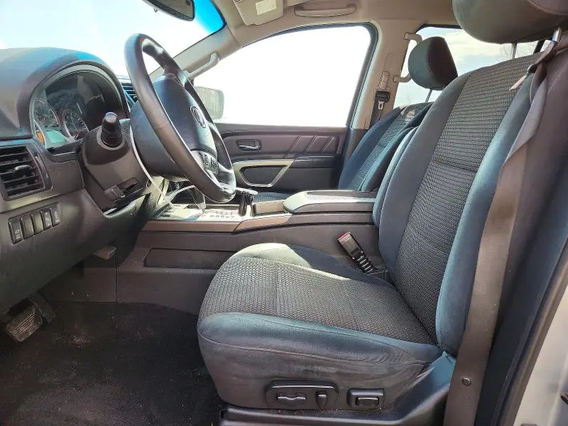 2015 NISSAN ARMADA SV  