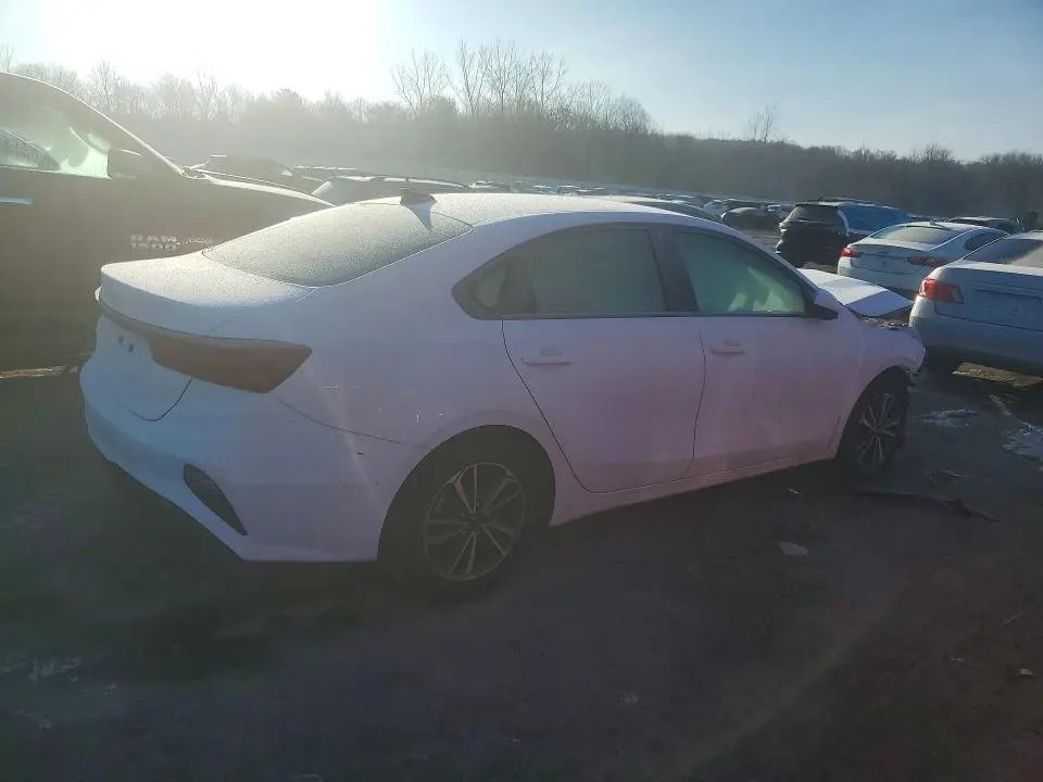 2022 KIA FORTE LXS  