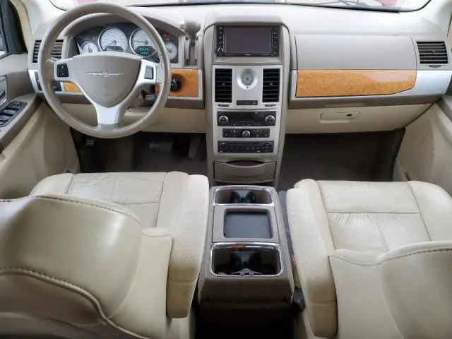 2010 CHRYSLER TOWN & COUNTRY LIMITED  