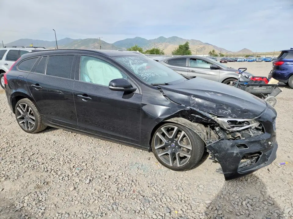 2018 VOLVO V60 T5 DYNAMIC  