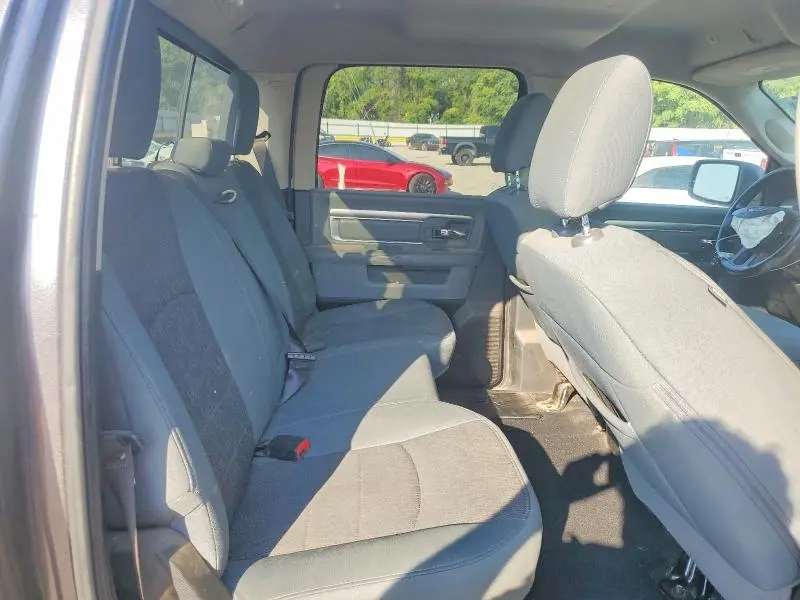 2018 RAM 1500 SLT  